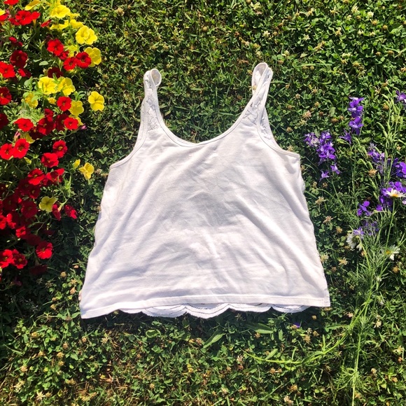 (🌸3 FOR $15 DEAL!) Hollister Lace Crop Tank - Picture 5 of 7